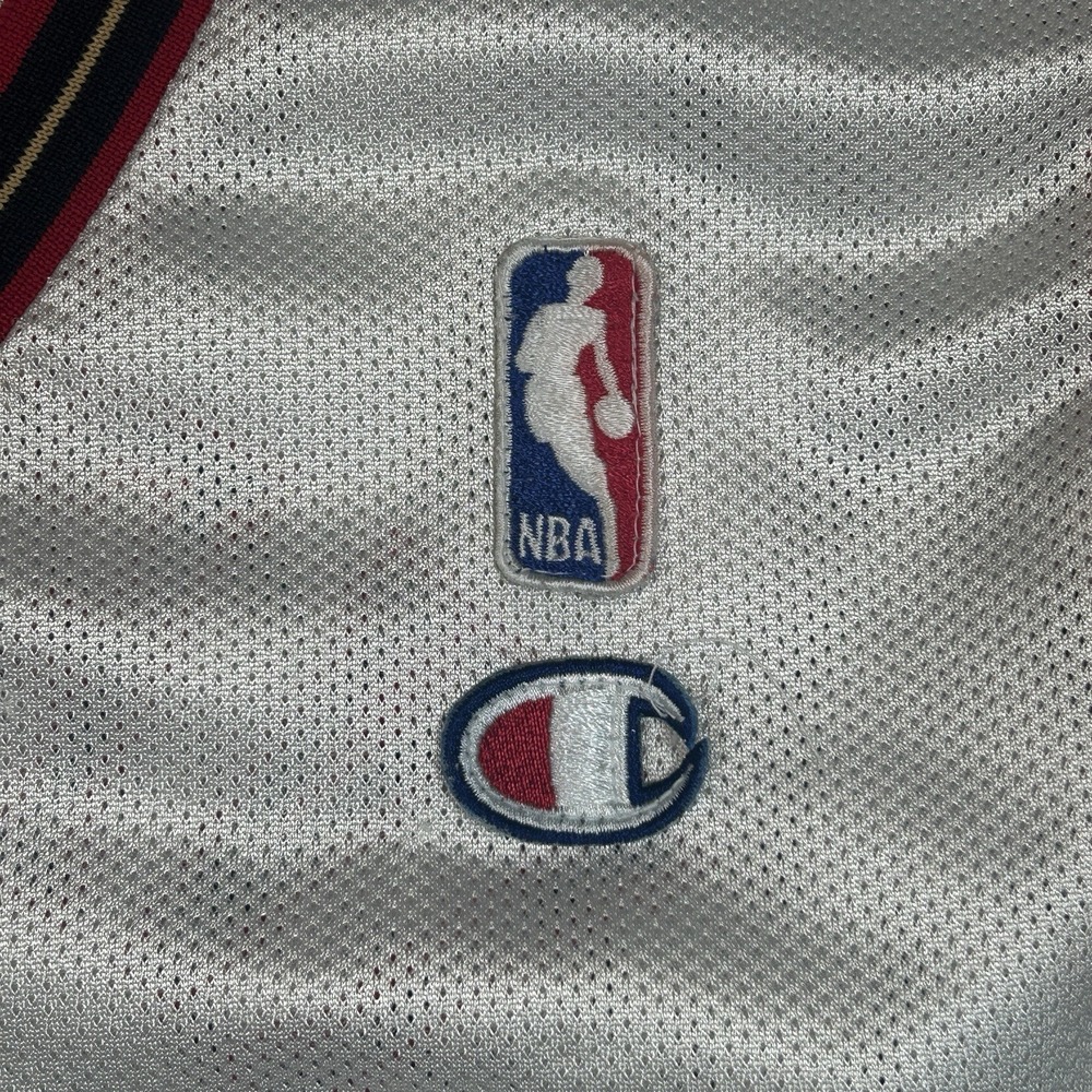VTG 90's Allen Iverson #3 Philadelphia 76ers Jersey Men's Medium 40 White NBA - Picture 7 of 16